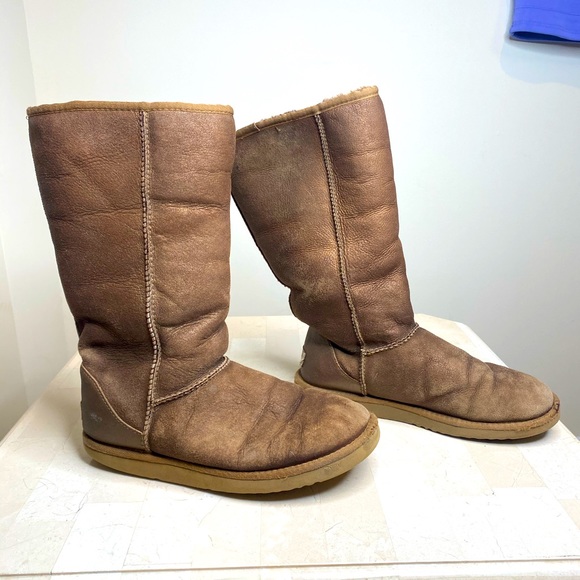 UGG Shoes - Women’s Bronze Metallic Ugg Boots Size 9